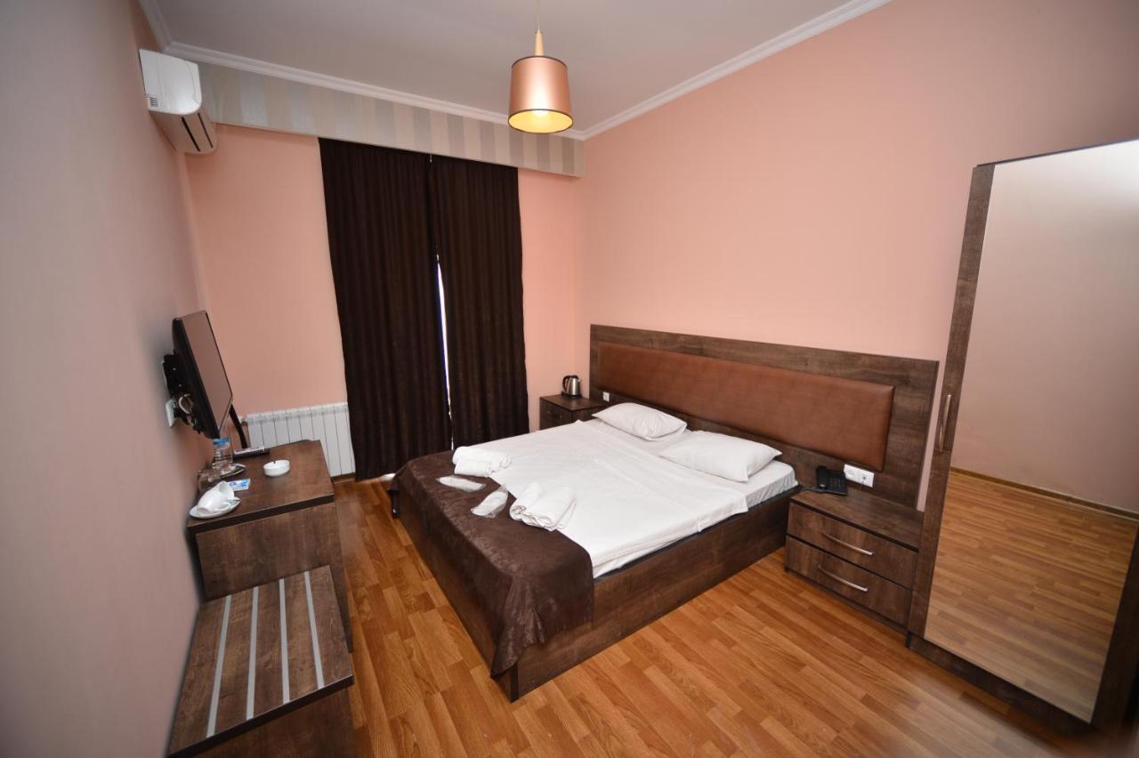 Green Hotel Μπατούμι Εξωτερικό φωτογραφία