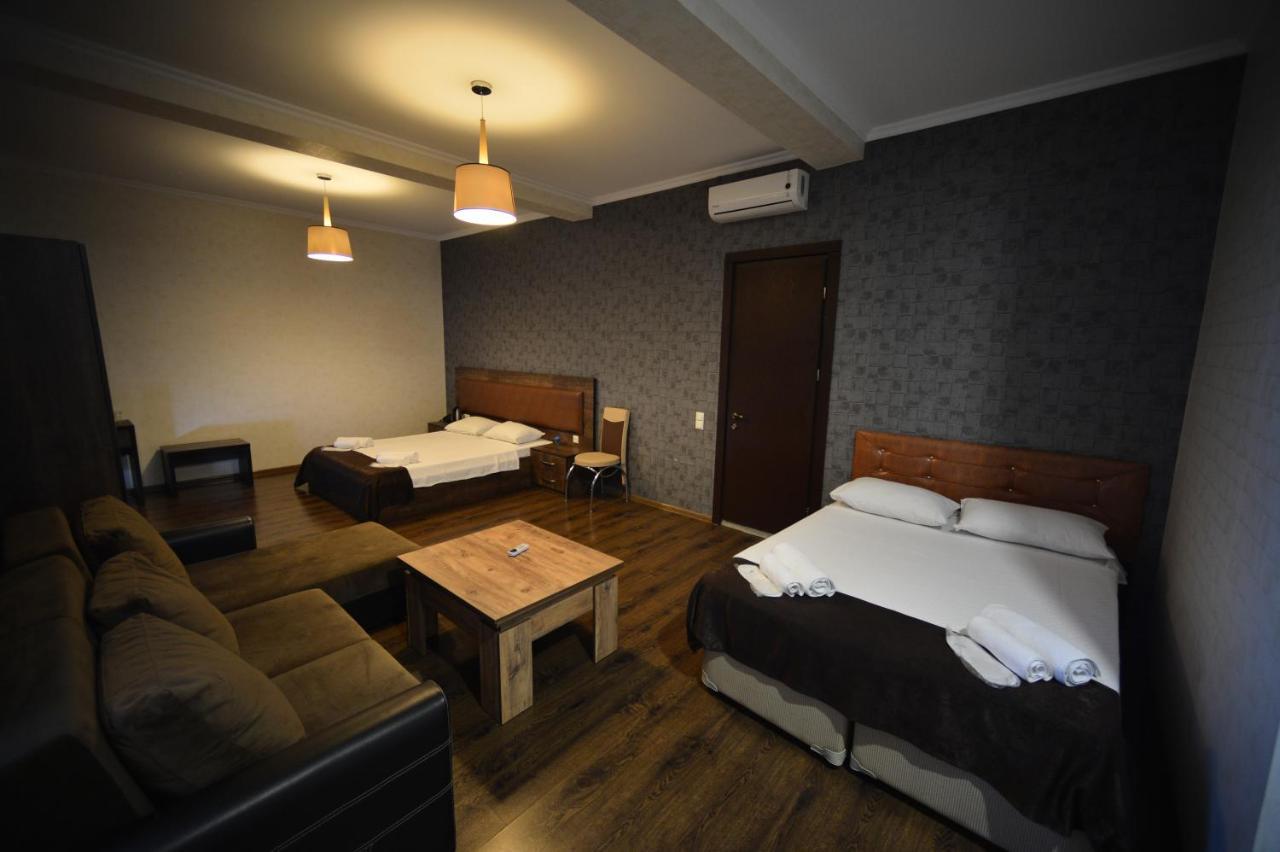 Green Hotel Μπατούμι Εξωτερικό φωτογραφία