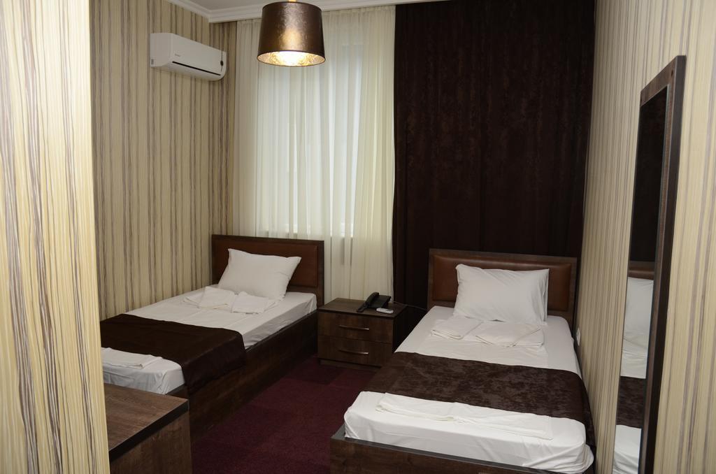 Green Hotel Μπατούμι Εξωτερικό φωτογραφία