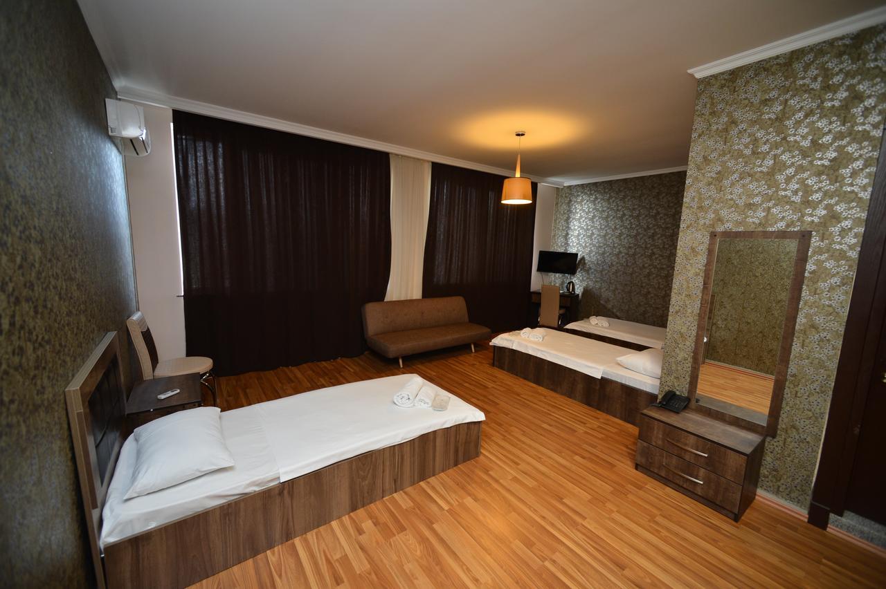 Green Hotel Μπατούμι Εξωτερικό φωτογραφία