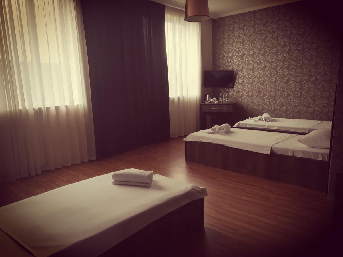Green Hotel Μπατούμι Εξωτερικό φωτογραφία