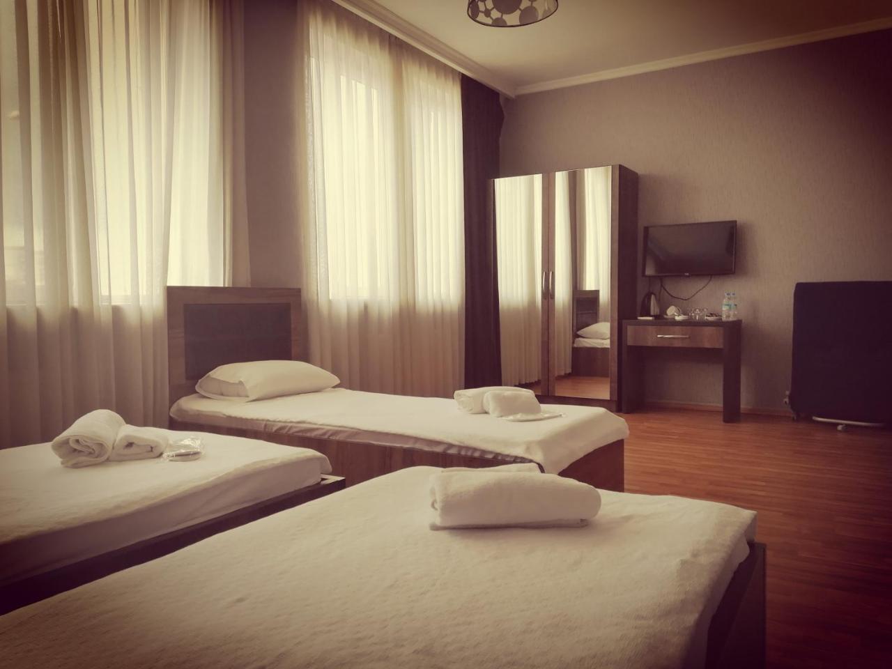 Green Hotel Μπατούμι Εξωτερικό φωτογραφία