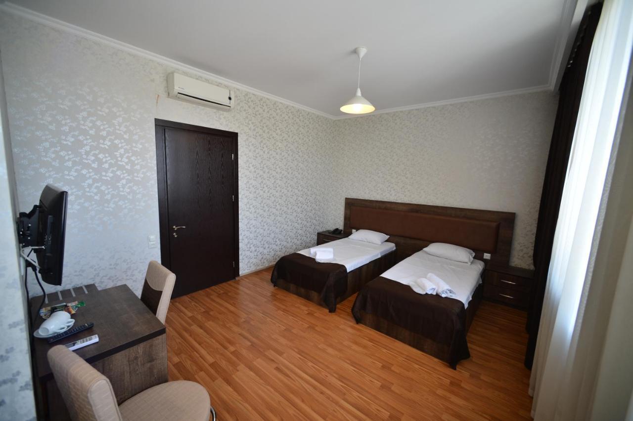 Green Hotel Μπατούμι Εξωτερικό φωτογραφία