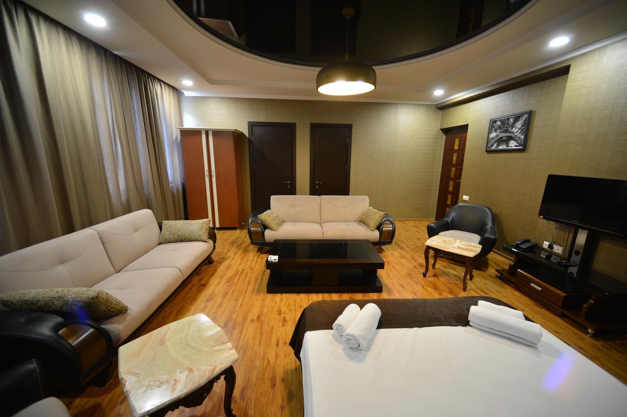 Green Hotel Μπατούμι Εξωτερικό φωτογραφία