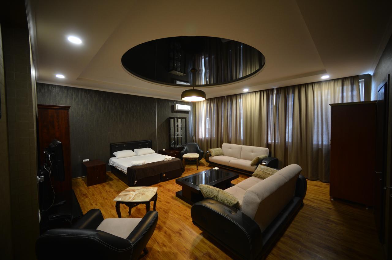 Green Hotel Μπατούμι Εξωτερικό φωτογραφία