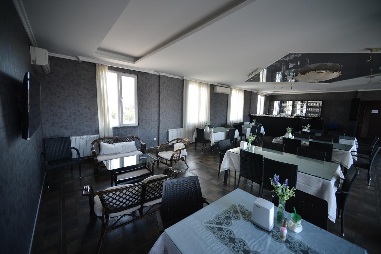 Green Hotel Μπατούμι Εξωτερικό φωτογραφία