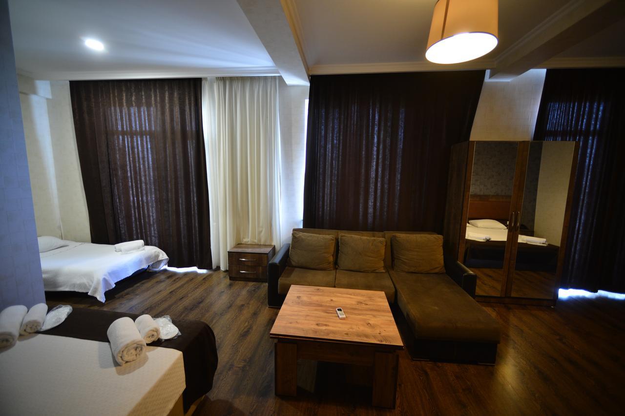 Green Hotel Μπατούμι Εξωτερικό φωτογραφία