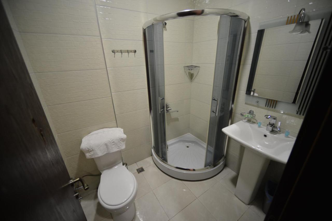 Green Hotel Μπατούμι Εξωτερικό φωτογραφία