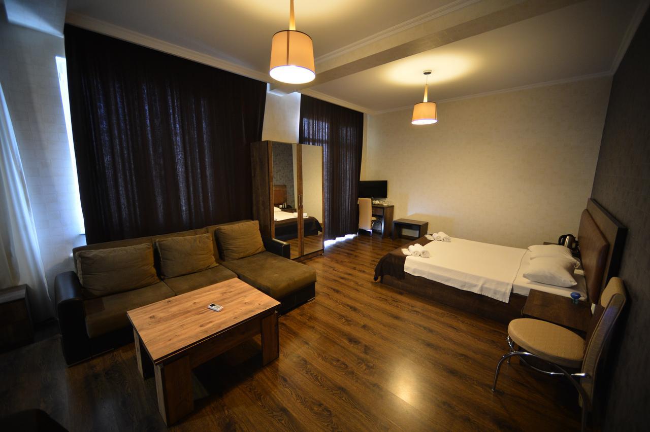 Green Hotel Μπατούμι Εξωτερικό φωτογραφία