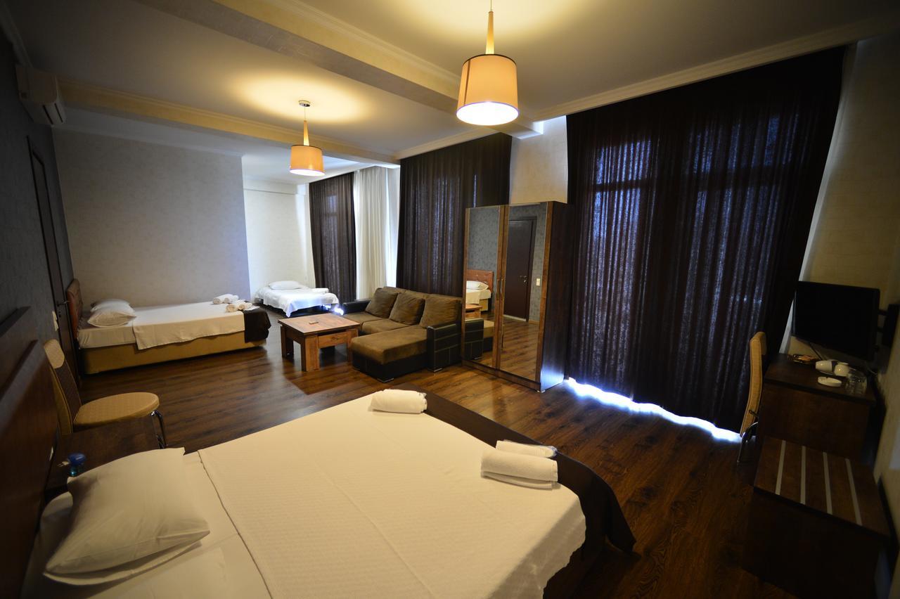 Green Hotel Μπατούμι Εξωτερικό φωτογραφία